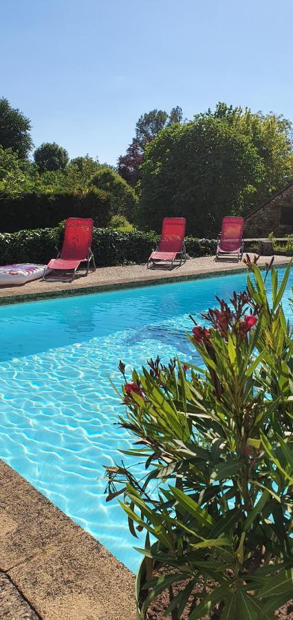 Auberge Du Relais D Auniac Hotel Bar Restaurant Piscine Anglars-Nozac Esterno foto