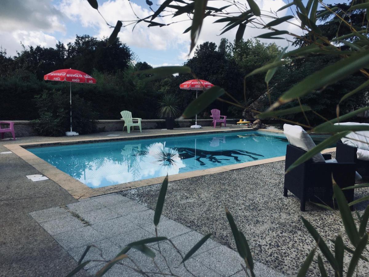 Auberge Du Relais D Auniac Hotel Bar Restaurant Piscine Anglars-Nozac Esterno foto